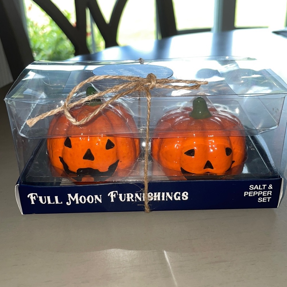 Full Moon Pumpkin Salt & Pepper Shakers